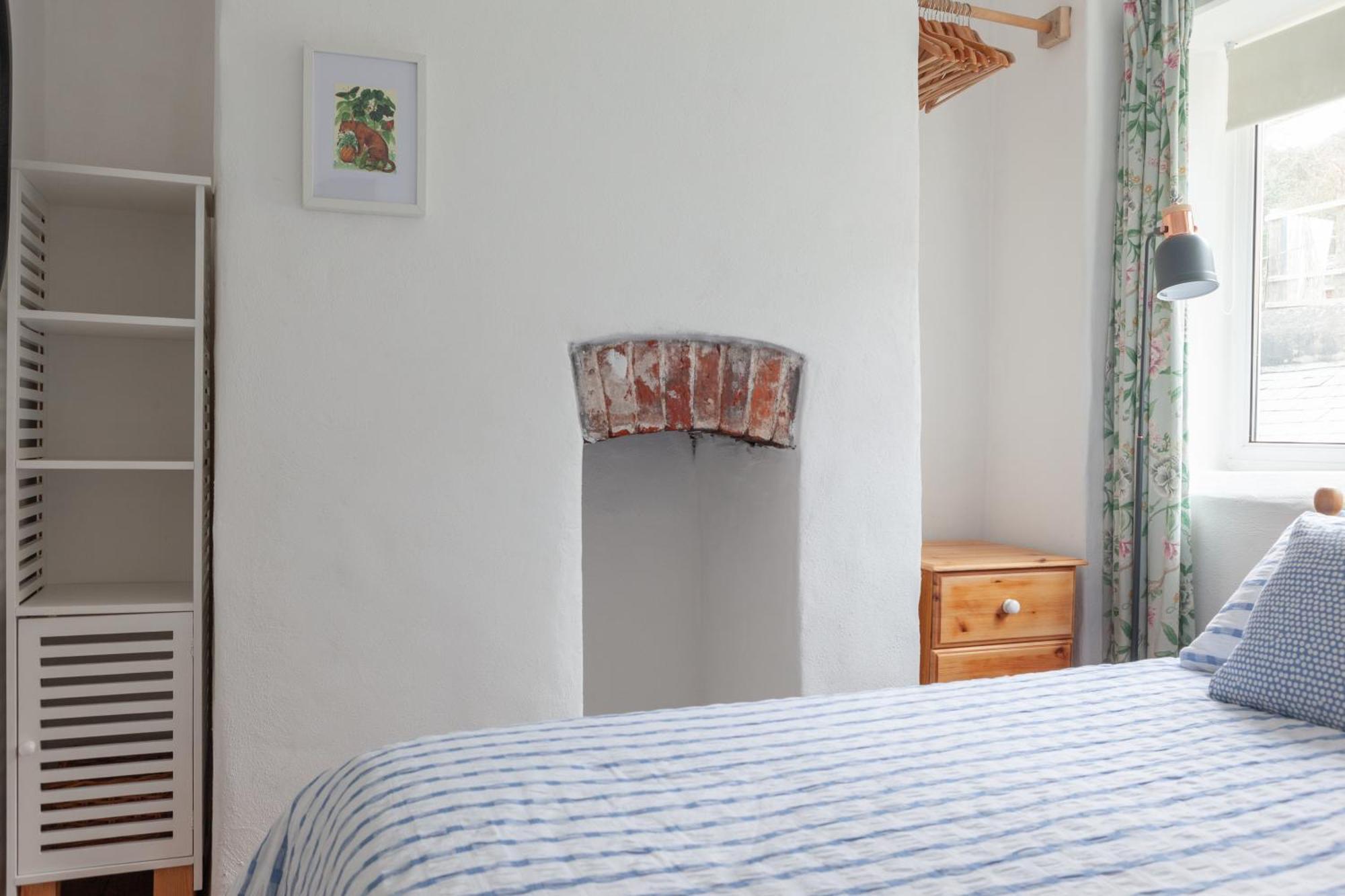 Cosy Beachside Cottage Bigbury Szoba fotó